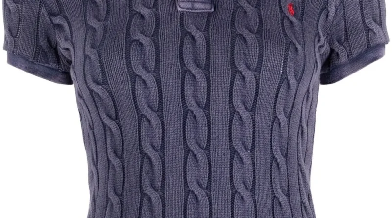 Knitting Polo: A Fusion of Craft and Contemporary Style