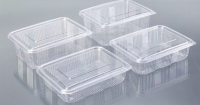 Hinged Plastic Containers